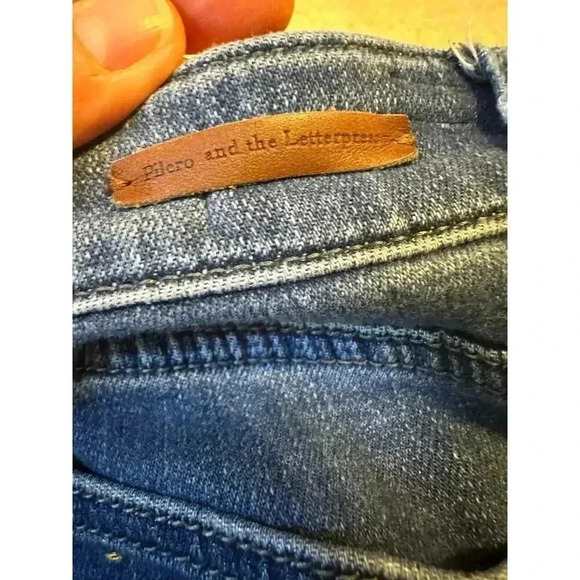 Pilcro for Anthropologie Mid Rise Dark Wash Skinny Jeans Frayed Stretch Size 26 - Picture 3 of 6